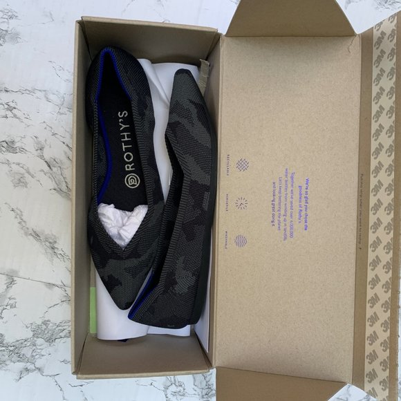 ❌SOLD❌NIB Rothys The Point in Dark Camo Retired - Picture 9 of 9